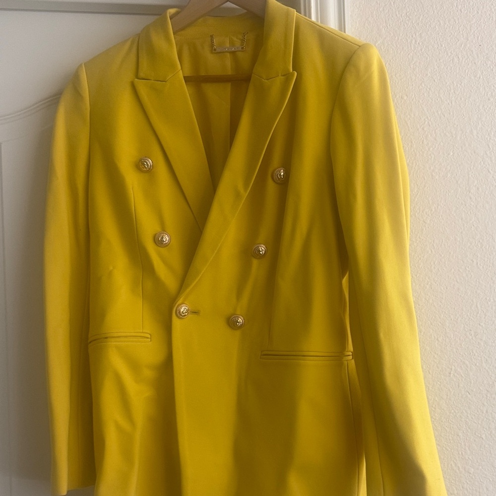 T Tahari Yellow Double-Breasted Blazer